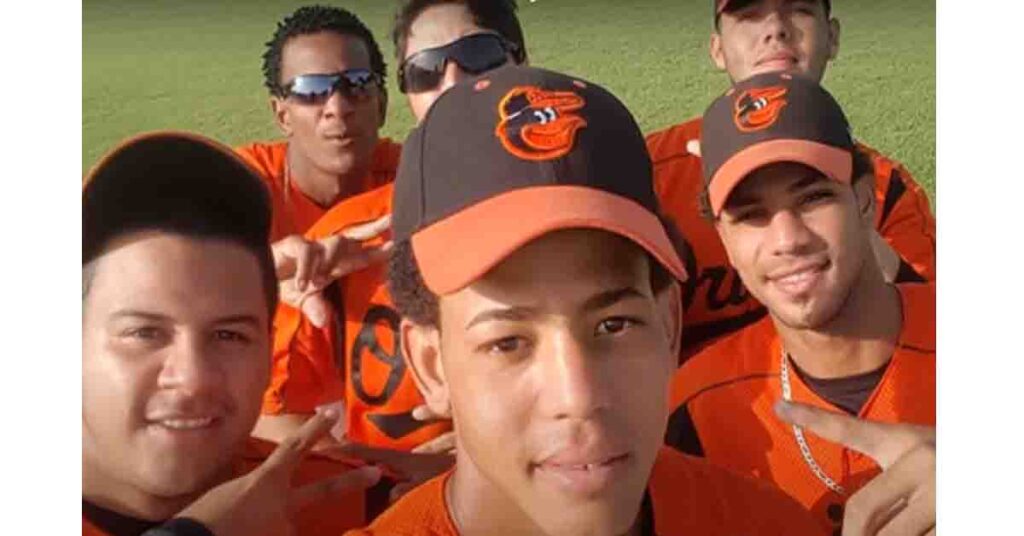 Firmo con los Orioles de Baltimore y lo botaron de inmediato por su loquera