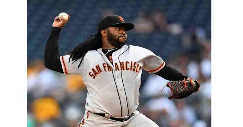 Johnny Cueto al parecer quedara fuera esta temporada aun no consigue un contrato