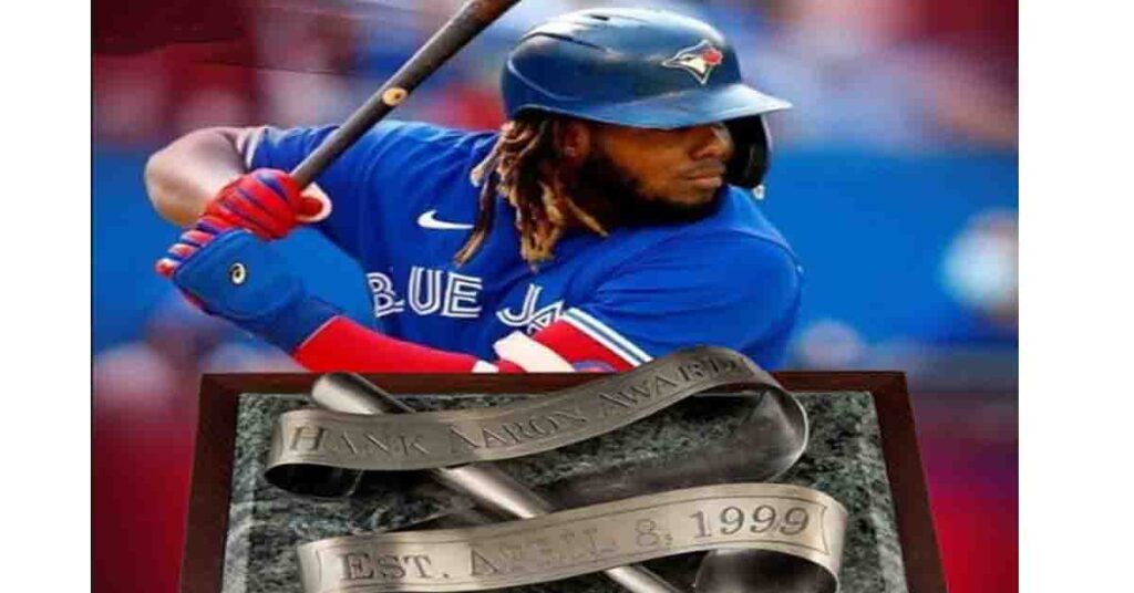 Vladimir Guerrero jr, se viste de gloria al ganar el premio Hank Aaron de la liga Americana