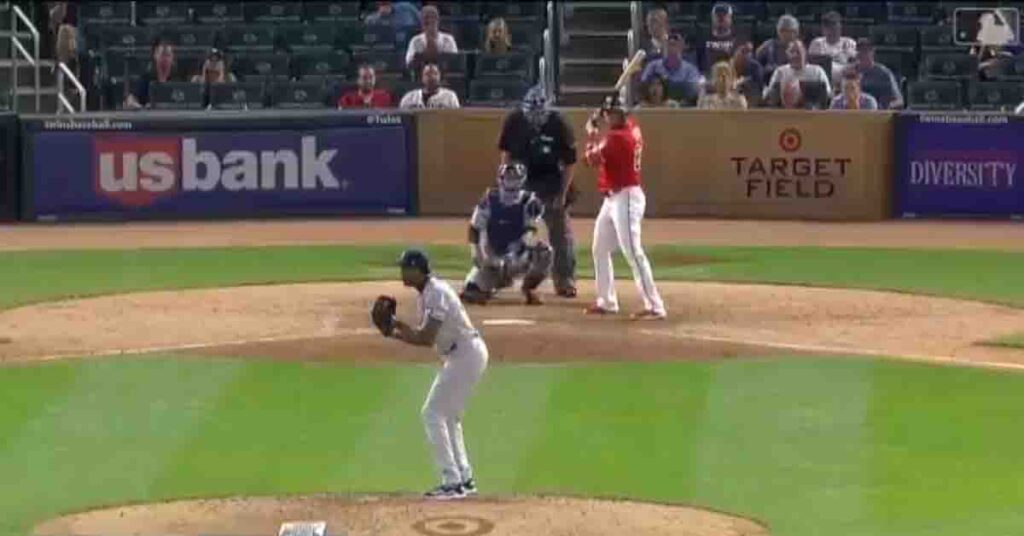 Arodis Chapman reta a Nelson Cruz en la 9na entrada juego empate con un lanzamiento a 96mph (VIDEO)