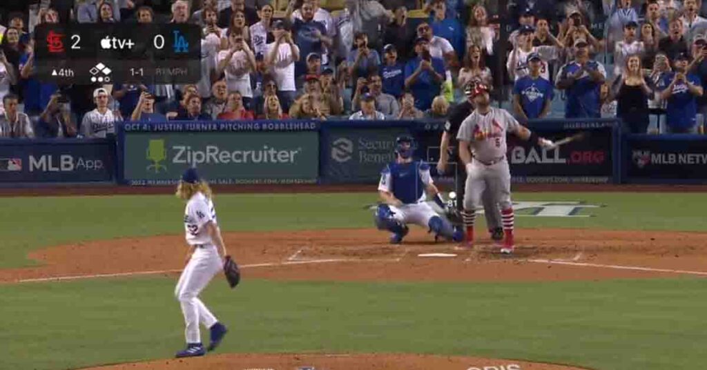 Albert Pujols corrió de inmediato a saludar a Adrian beltre al conectar su cuadrangular 700 (VIDEO)