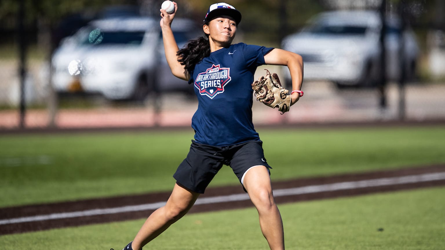 Estudiante de primer año de Brown es la primera mujer en formar parte de la lista de béisbol D1