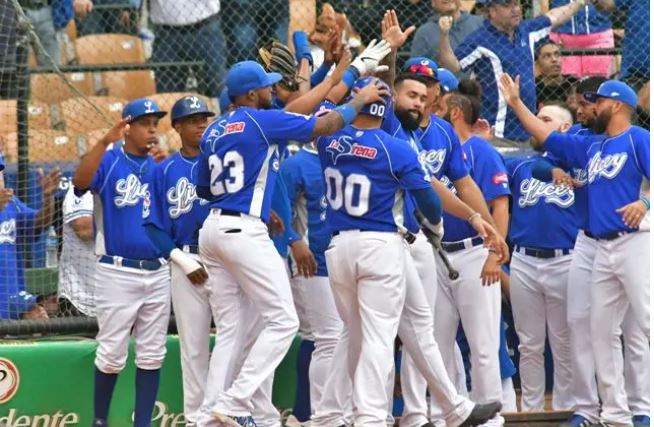 Tigres frenan racha negativa con pitcheo de Rogers y hit de Mazara