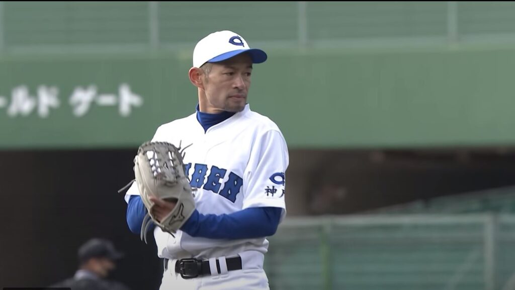 SORPRENDIÓ ICHIRO Suzuki: 17 ponches y casi 90 millas a sus 48 años (+Video)