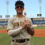 Prospecto venezolano firma  contrato millonario en dolar con San Diego, mejor que el hermano de Juan Soto y el hijo de Super Vladdy