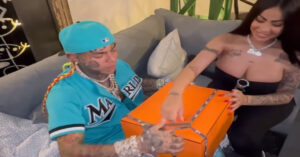 tekashi regalo2