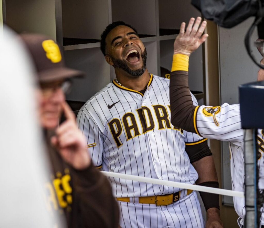 Dominicano Nelson Cruz rumbo a Toronto a reunirse con Vladimir Guerrero jr