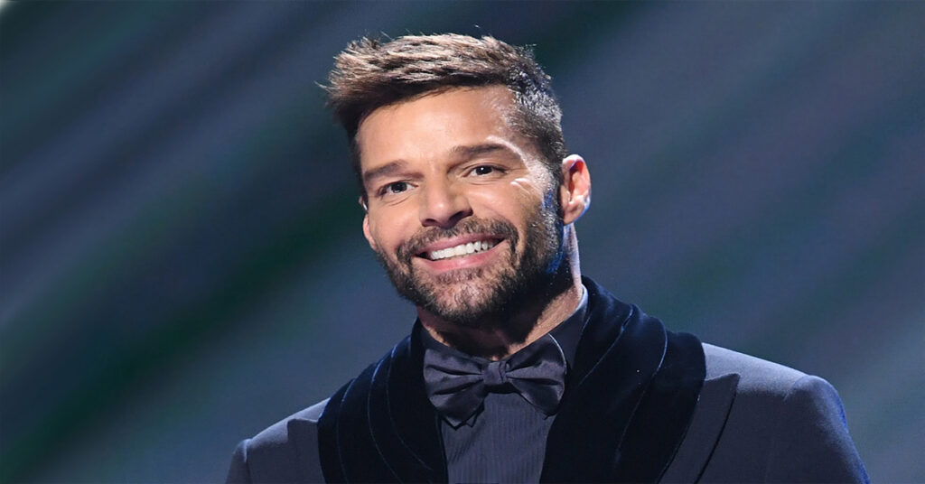 mujer paga 90 mil dólares por un beso de Ricky Martin