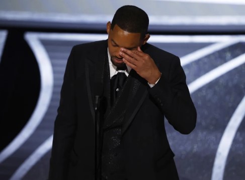 ¡Siguen las consecuencias! Will Smith se queda sin recursos económicos por su bofetada a Chris Rock