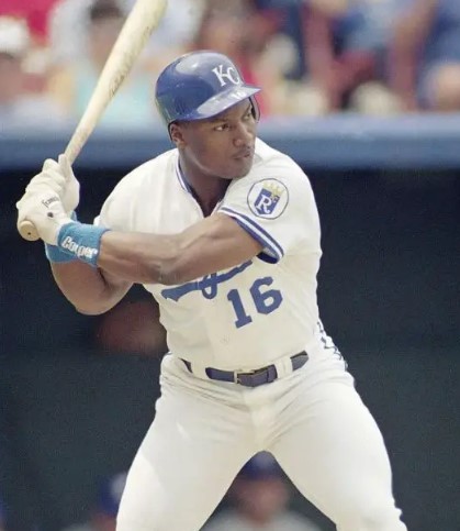 Bo Jackson elegido al Salon de la Fama de Royals