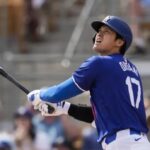 Shohei Ohtani conecta un doble en su debut con los Dodgers, pero el resultado no es como esperaba