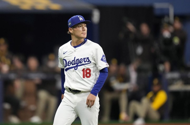 “Dave Roberts anuncia ajustes en la rotación de los Dodgers, ¿Yoshinobu Yamamoto pierde relevancia?”