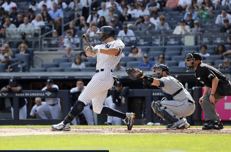 Giancarlo Stanton conecta su primer jonrón en entrenamiento de primavera a una velocidad de salida de 110 mph