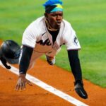 “Jazz Chisholm Jr. impacta contra un pelotero latino de los Dodgers, quien anteriormente fue su capitán en los Marlins.”