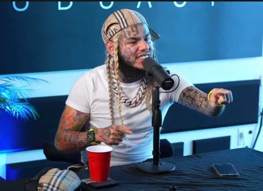 Tekashi 69 dice que enfrentó a fiscal del Distrito Nacional por “17 fallos en el expediente”