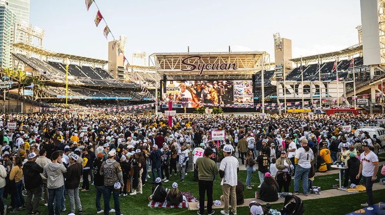 Peleas entre pseudoaficionados en el enfrentamiento Gigantes vs Padres