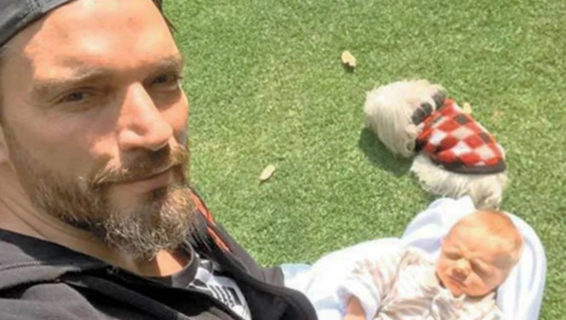 Julián Gil se rinde y desiste de la idea de luchar por su hijo Matías