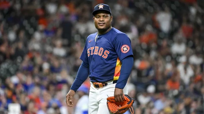 “Otra estrella afectada por Tommy John: El as de los Astros cancela su apertura debido a dolor en el codo”