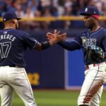 Angelinos cometen error costoso: wild pitch permite a los Rays anotar dos carreras