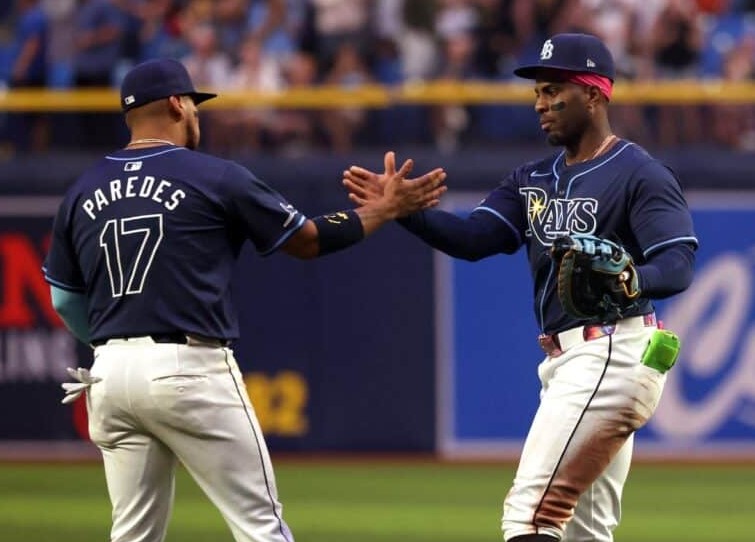 Angelinos cometen error costoso: wild pitch permite a los Rays anotar dos carreras