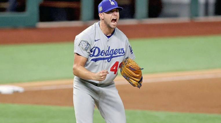 Importante relevista de los Dodgers sufre una lesión más grave de lo revelado inicialmente