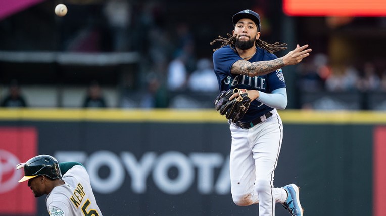 Los Marineros encuentran una nueva forma de perder ante los Rockies después de un terrible error defensivo