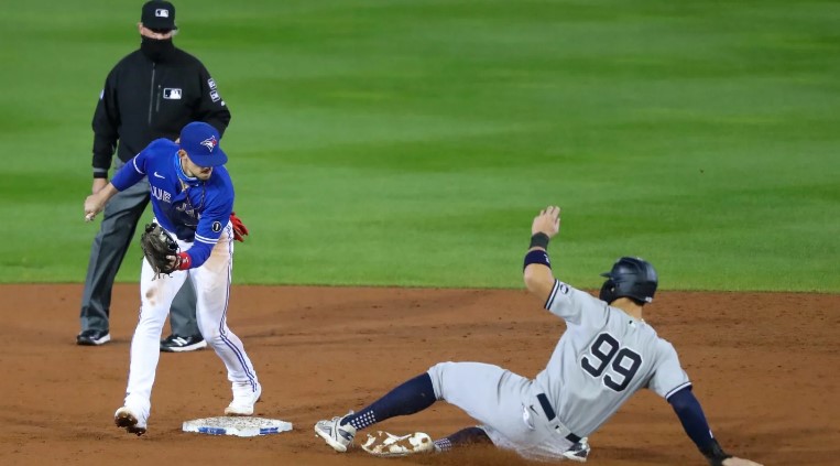 Comentarista de los Yankees sugiere indirectamente que los Azulejos están haciendo trampa