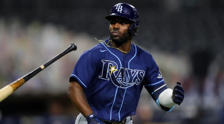 Estrella de los Rays conecta jonrón y pone fin a la racha de salvamentos de Edwin Díaz