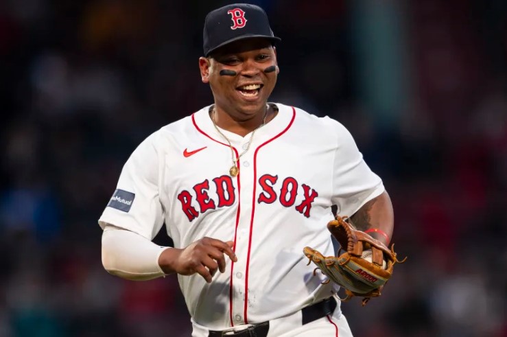 Rafael Devers iguala récord de los Medias Rojas de Boston con su quinto juego seguido con jonrón