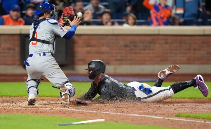 Una polémica jugada cerró el juego entre los Mets y los Cubs, ¿Fue safe o out?