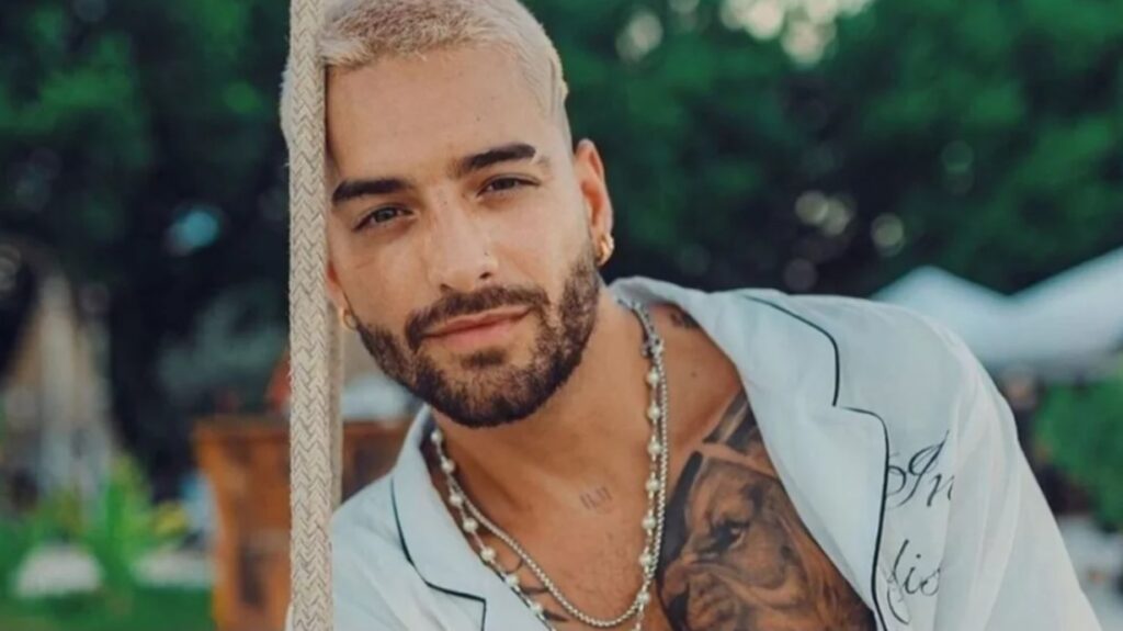 Maluma se dejó ver semidesnudo en su más reciente fotografía