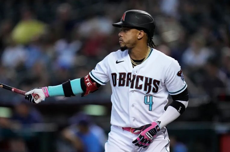 Ketel Marte dejó viendo estrellas a fan de Mets tras golpearla en la cara con jonrón