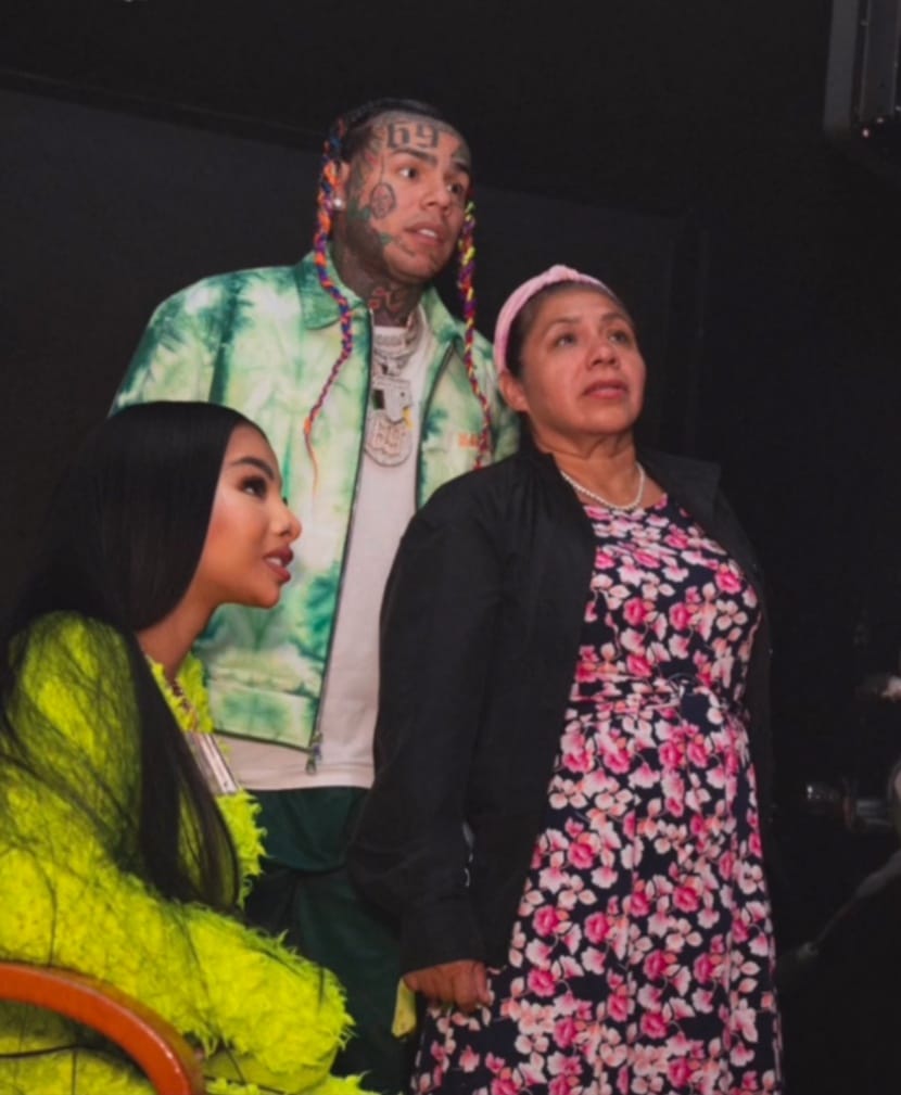 Madre de Tekashi agradecida al ver como una mujer a podido cambiar para bien a su hijo.