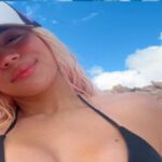 Karol G de Playa disfrutando con sus amigos dice «Que chimba es la vida»