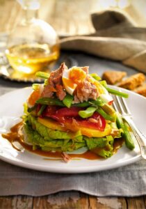 recetas-rapidas-con-procesados-saludables-ensalada-atun-huevo_d54f5f2d_1280x1829