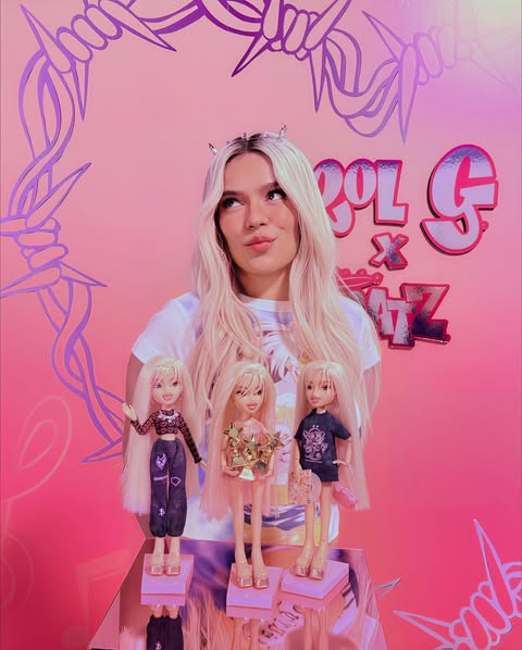 #KarolG se convierte en la primera artista musical 🎶 en tener su muñeca Bratz 🩷