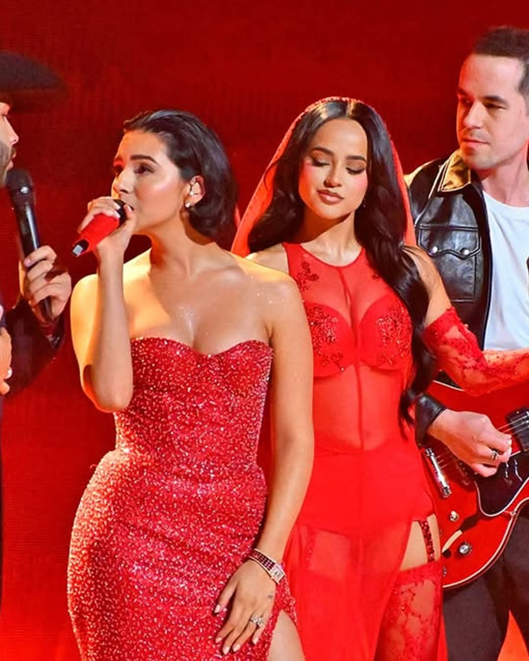 Becky G canto con Ángela Aguilar y desataron un sin fin de comparaciones!