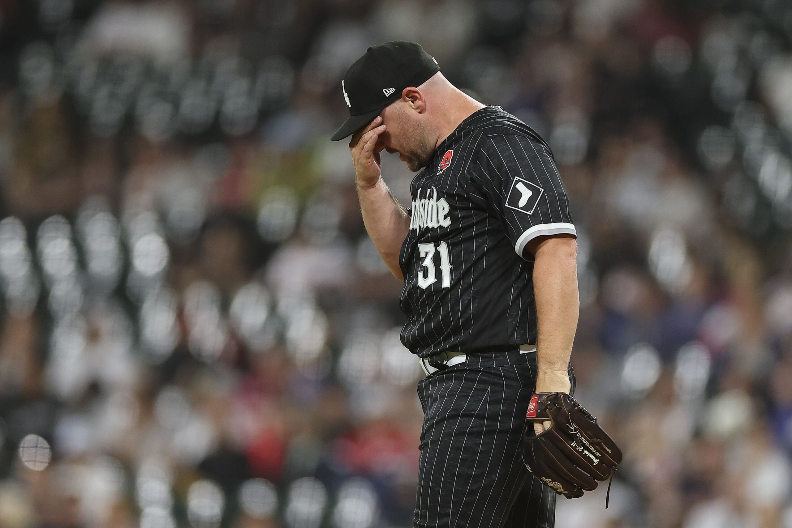 230530095827-01-liam-hendriks-white-sox-052923