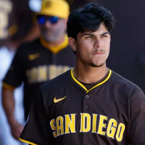 SUT-L-Padres-Spring-D8-075