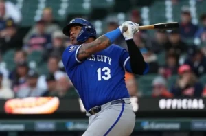 ¡Salvador-Perez-encabezo-ofensiva-con-jonron-Aunque-no-pudo-evitar-derrota-de-los-Reales